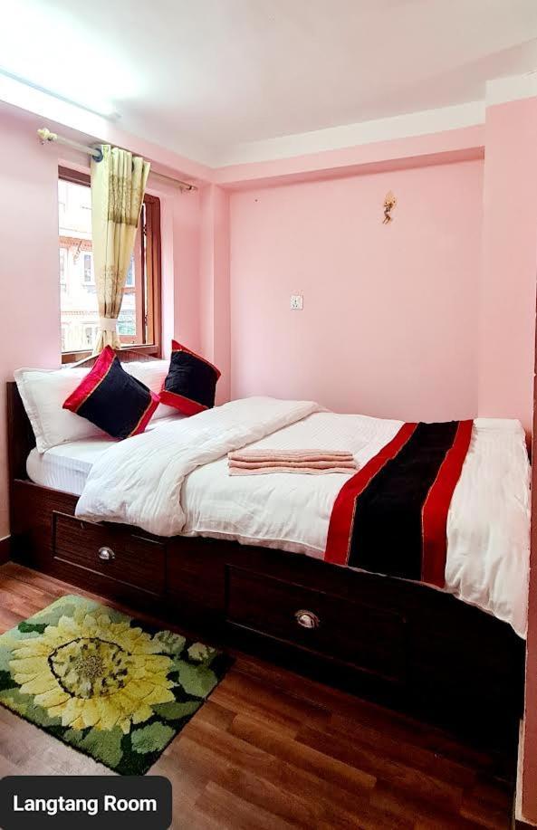 Annapurna Guest House And Rooftop Restaurant Bhatgoan エクステリア 写真