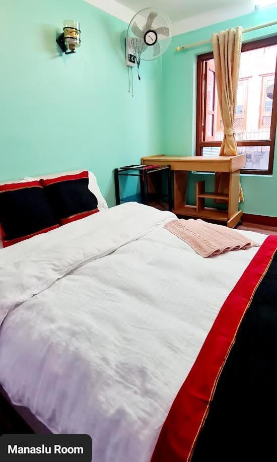 Annapurna Guest House And Rooftop Restaurant Bhatgoan エクステリア 写真